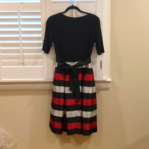 LAST DAY! Beautiful black/red/silver party dress, size 4 - Picture 5 of 10